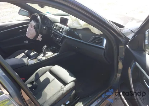 2017 BMW 330I xDrive z USA, uszkodzony, nr VIN WBA8D9C33HA004810